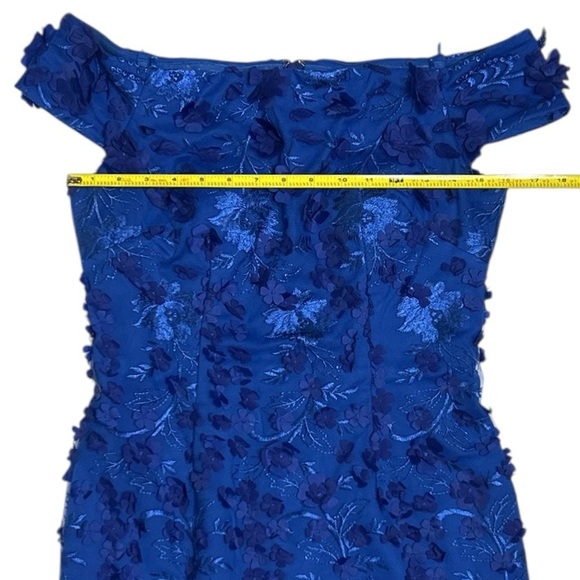 CARMEN MARC VALVO Infusion Dress Sz 6 Blue Floral Embroidery 3D Flower Appliqués - Picture 4 of 11